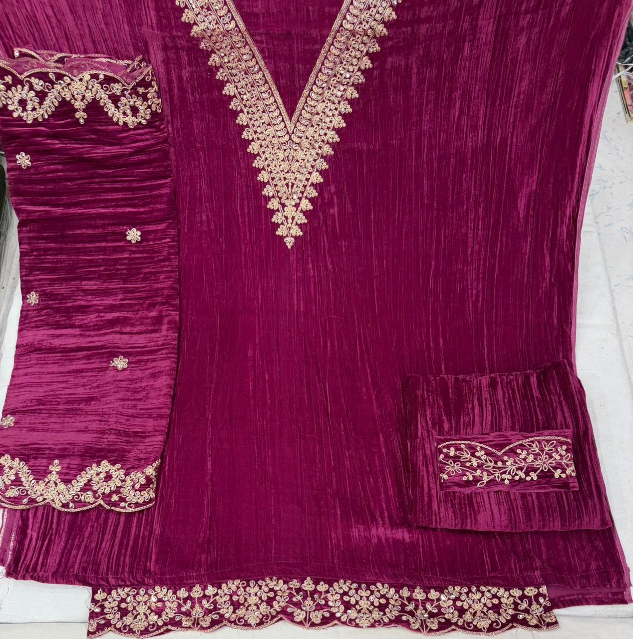 HANIYA AMIR 7 CRUSH VELVET (winter Collection) - Image 2