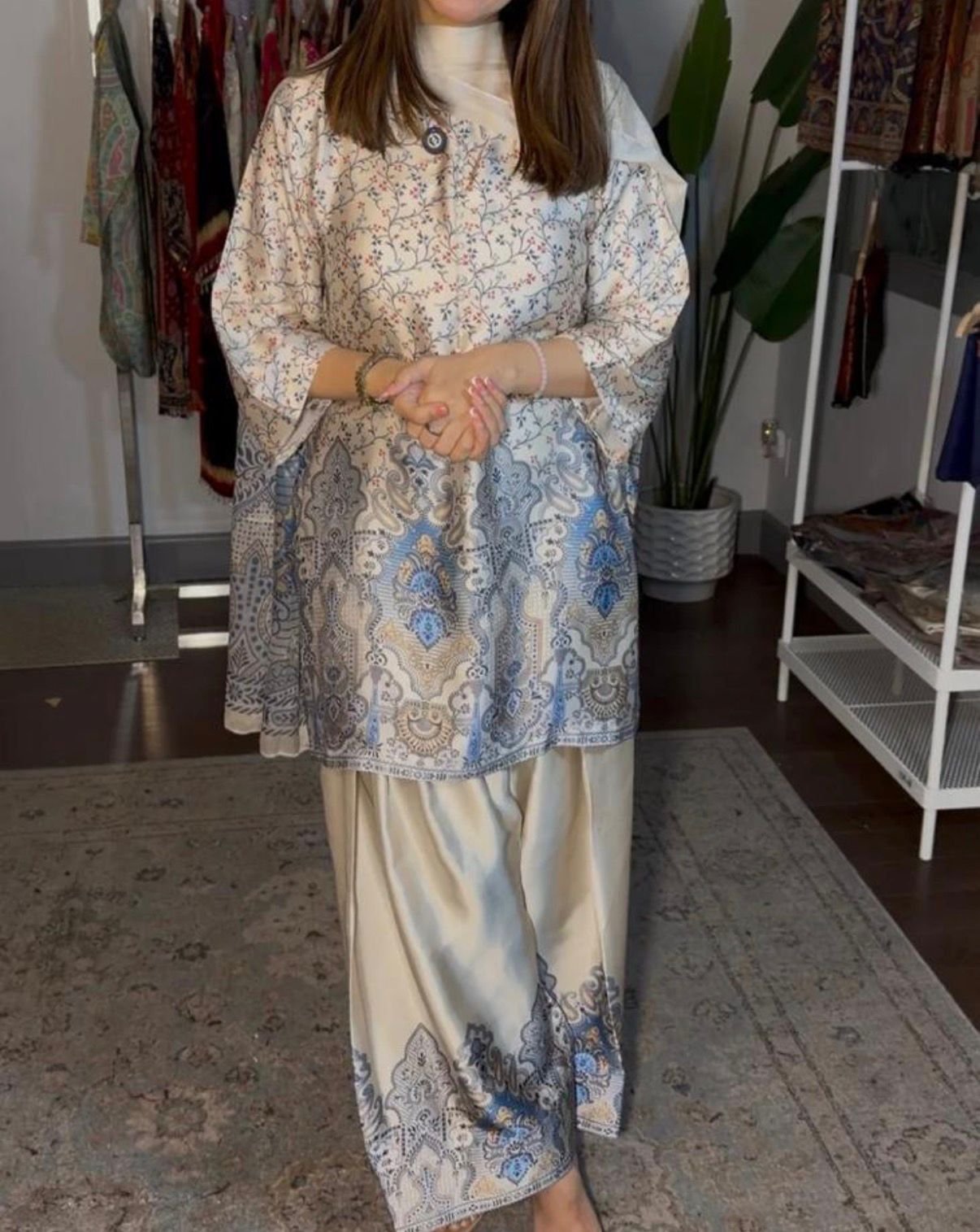 SATIN CRAPE FARSHI SUITS - Image 3